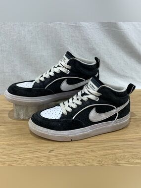 Nike SB React Leo Baker Youth Size 4.5 Mid Skateboard Shoes Black White Sneakers